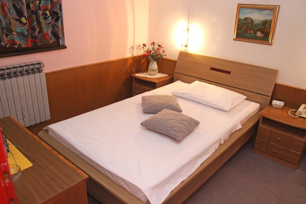 Guest House Royal Чаковец Экстерьер фото
