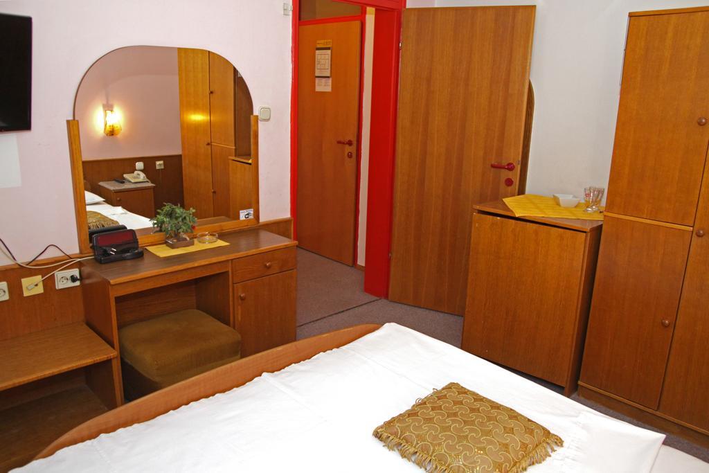 Guest House Royal Чаковец Экстерьер фото