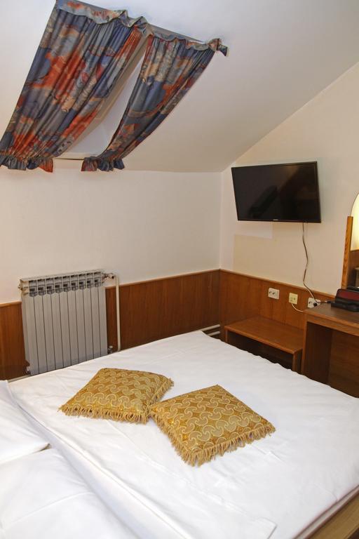 Guest House Royal Чаковец Экстерьер фото